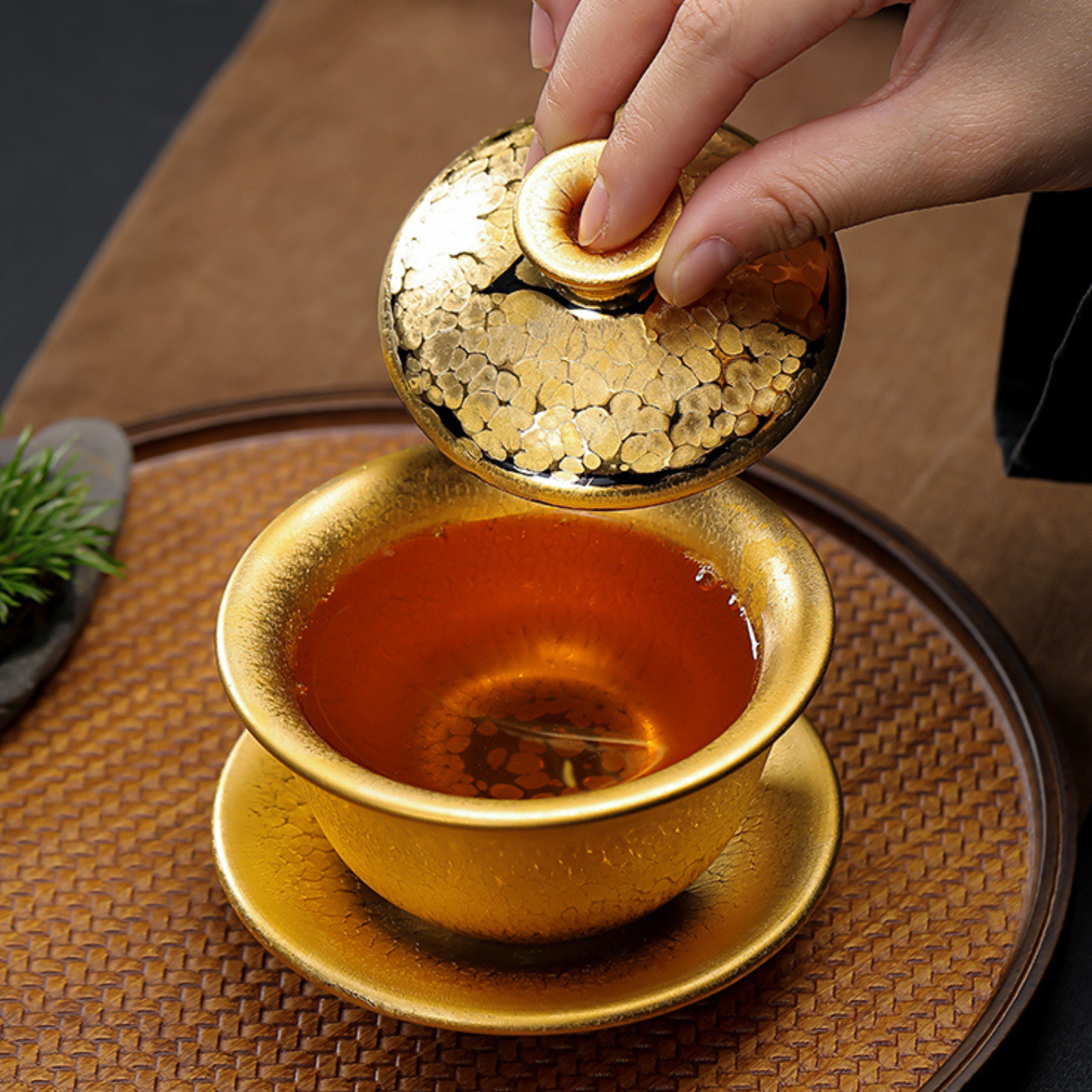 Vergoldeter Jian Zhan Öltropfen-Gaiwan – 180 ml handgefertigte Keramikteekanne, Retro-Luxusdesign