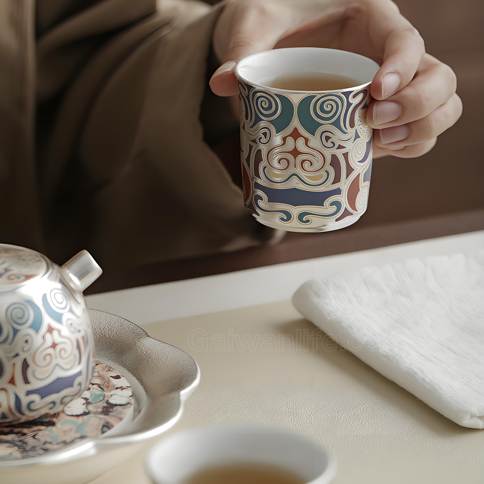 Dunhuang Teeservice mit Gold- und Silbereinlage – Keramikteekanne mit 2 Tassen und Tablett, luxuriöse Geschenkbox 
